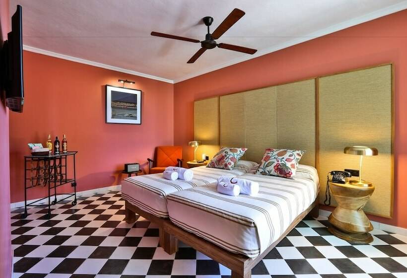 Полулюкс, Cubanito Ibiza