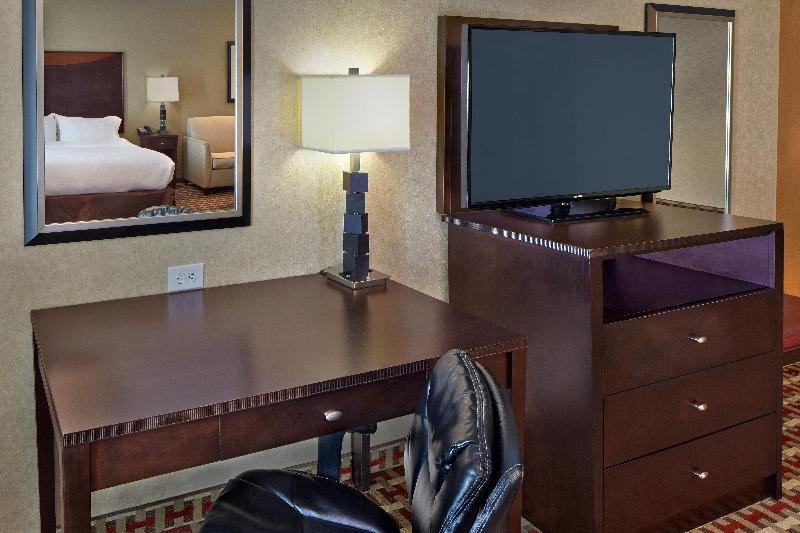 带大床的标准间, Holiday Inn Express & Suites   Gaylord, An Ihg