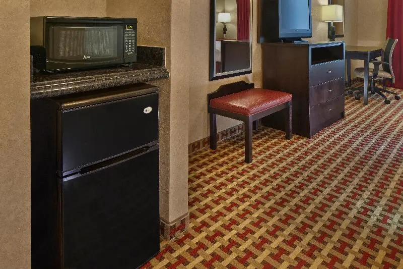 キングサイズベッドのスタンダードルーム, Holiday Inn Express & Suites   Gaylord, An Ihg