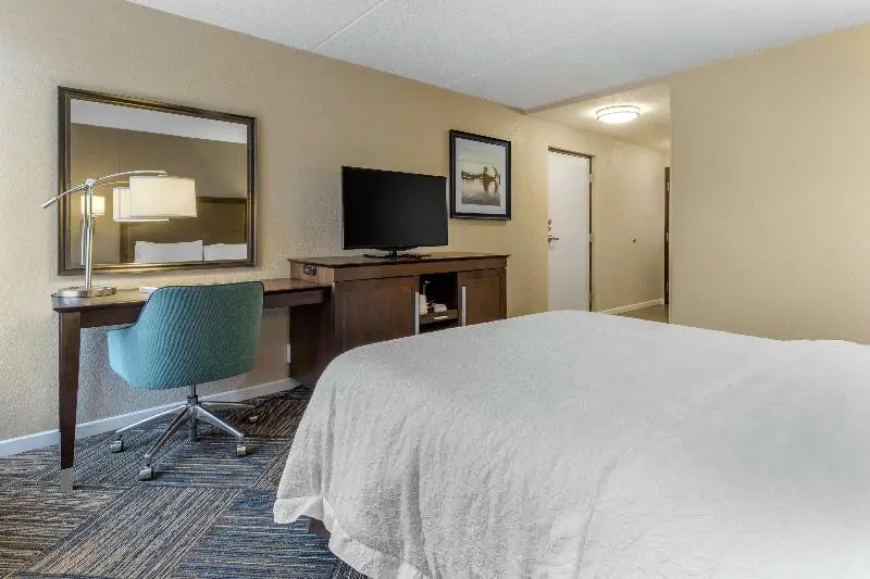 身障者適用スタンダードルーム, Holiday Inn Express & Suites   Gaylord, An Ihg