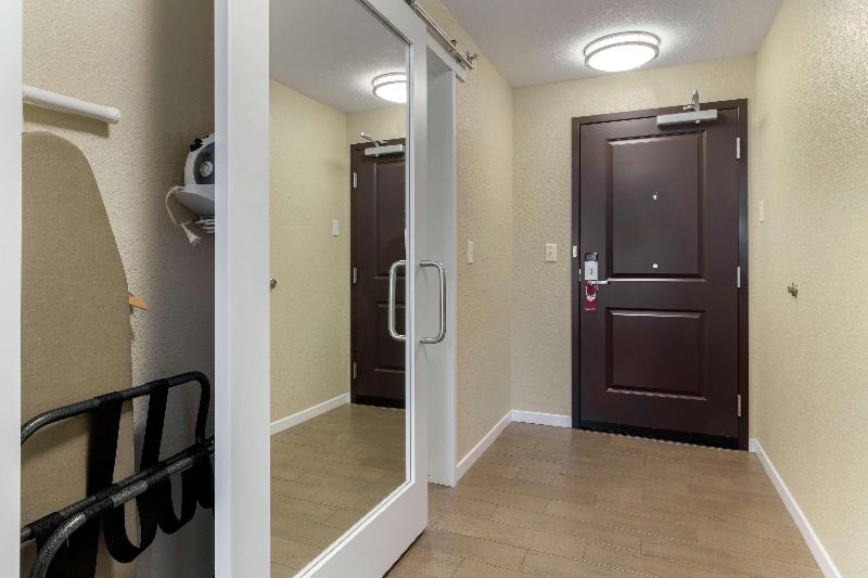 חדר סטנדרט מותאם לאדם עם מוגבלויות, Holiday Inn Express & Suites   Gaylord, An Ihg