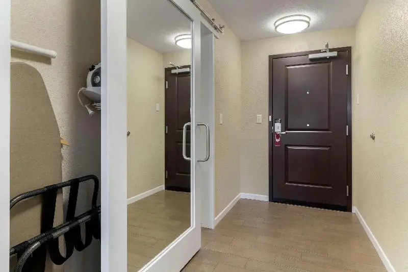 身障者適用スタンダードルーム, Holiday Inn Express & Suites   Gaylord, An Ihg