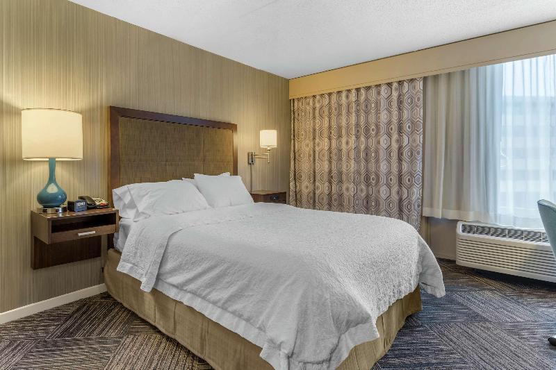 适合残疾人使用的标准间, Holiday Inn Express & Suites   Gaylord, An Ihg