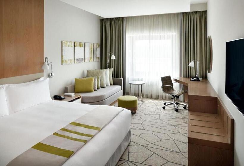 带大床的标准间, Holiday Inn & Suites   Dubai Festival City Mall, An Ihg