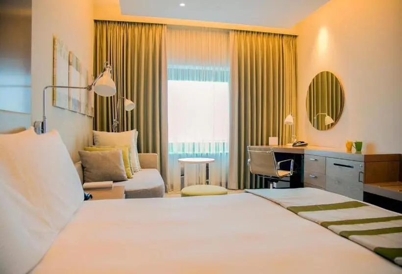 اتاق استاندارد با تخت بزرگ, Holiday Inn & Suites   Dubai Festival City Mall, An Ihg