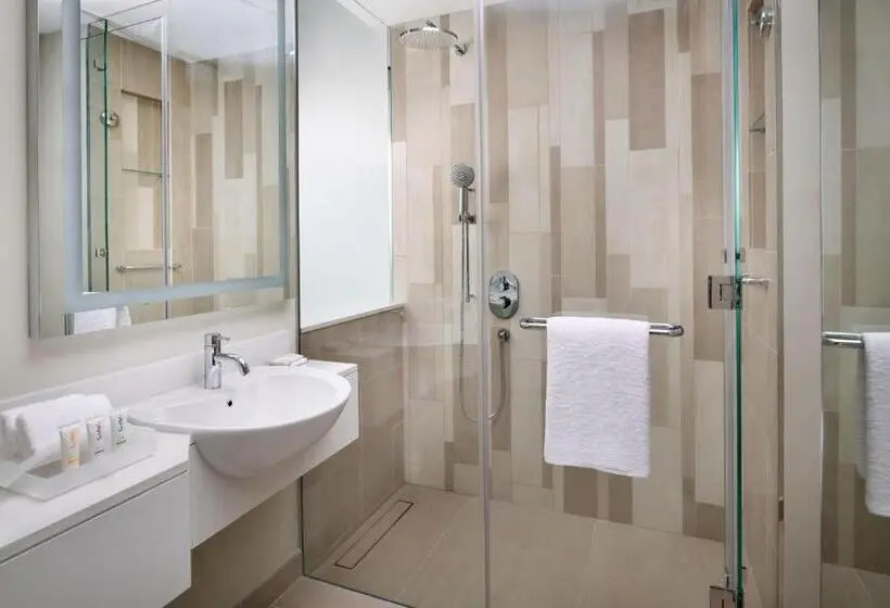 اتاق استاندارد با تراس, Holiday Inn & Suites   Dubai Festival City Mall, An Ihg
