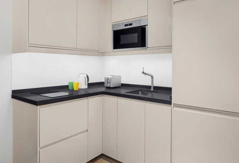 带城市景观的优质房间, Holiday Inn & Suites   Dubai Festival City Mall, An Ihg