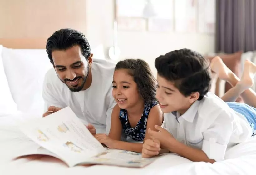 اتاق استاندارد با تراس, Holiday Inn & Suites   Dubai Festival City Mall, An Ihg