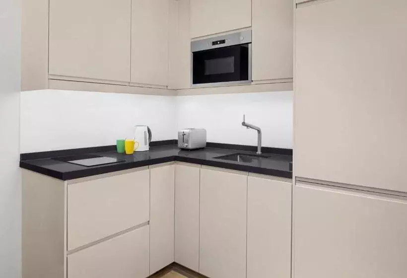 , Holiday Inn & Suites   Dubai Festival City Mall, An Ihg