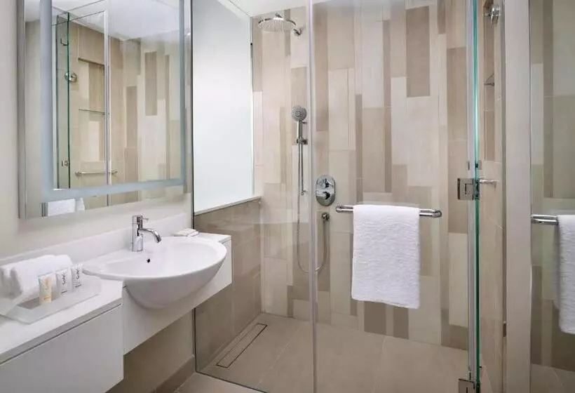اتاق استاندارد با چشم‌انداز دریا, Holiday Inn & Suites   Dubai Festival City Mall, An Ihg