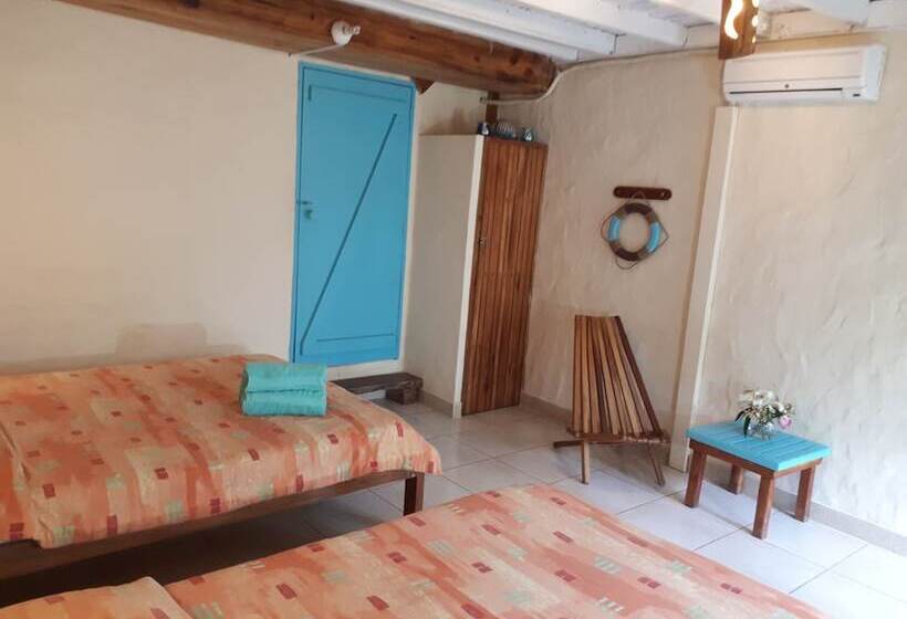 スタンダードルーム, La Barquita Beach Hostel