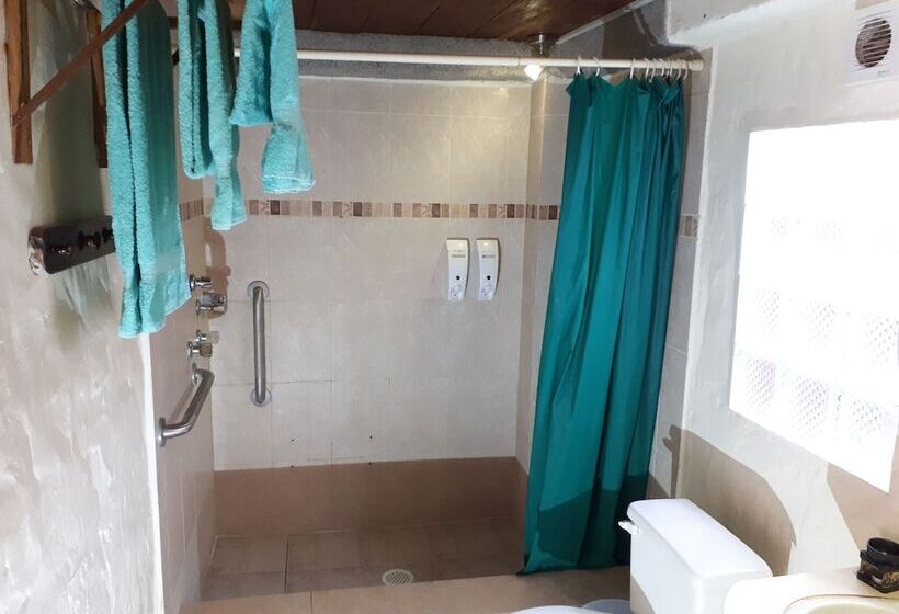 スタンダードトリプルルーム, La Barquita Beach Hostel