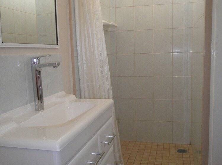 2ダブルベッドのスタンダードルーム, Roma Motel