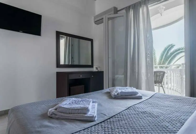 آپارتمان خانوادگی, Zante Calinica