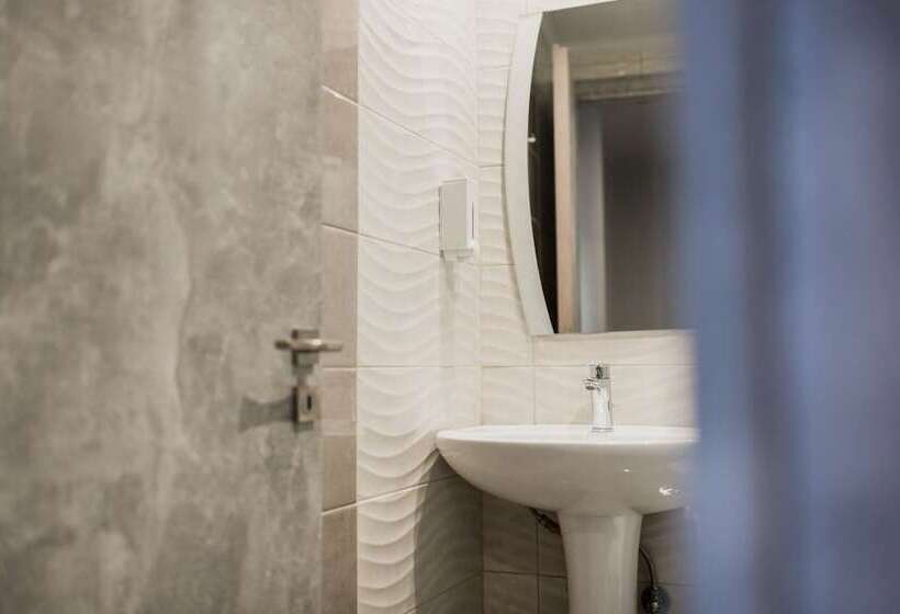 デラックスルーム, Zante Calinica