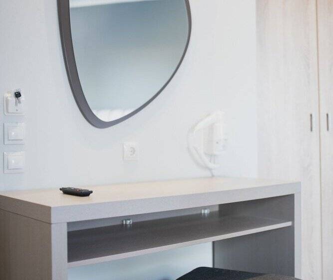 デラックスルーム, Zante Calinica