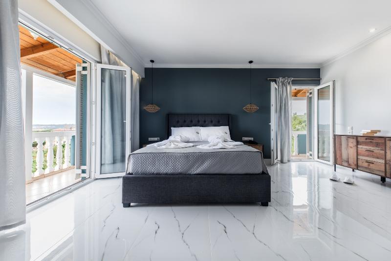 ジュニアスイート, Zante Calinica