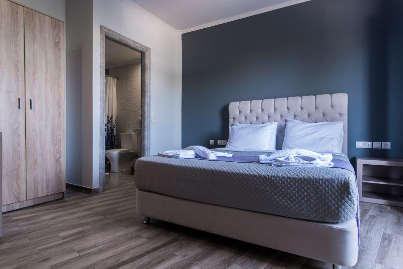 デラックスルーム, Zante Calinica