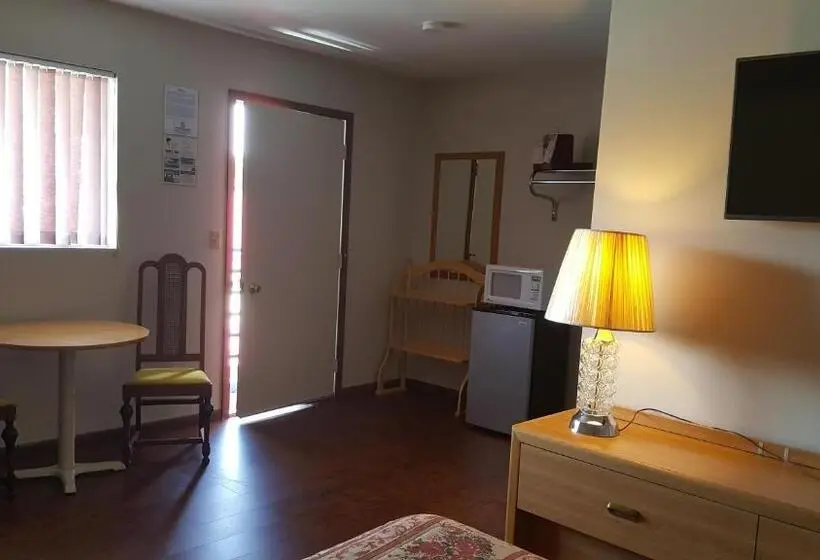 اتاق لوکس, Alpine Motel