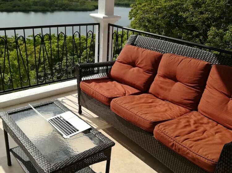 سوئیت دولوکس با چشمانداز, Dos Bahias