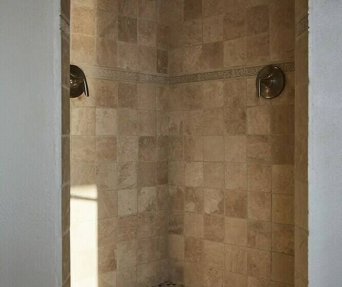 سوئیت دولوکس با چشمانداز, Dos Bahias