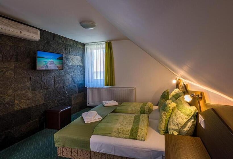 スタンダードトリプルルーム, Babi Guesthouse Babi Vendégház