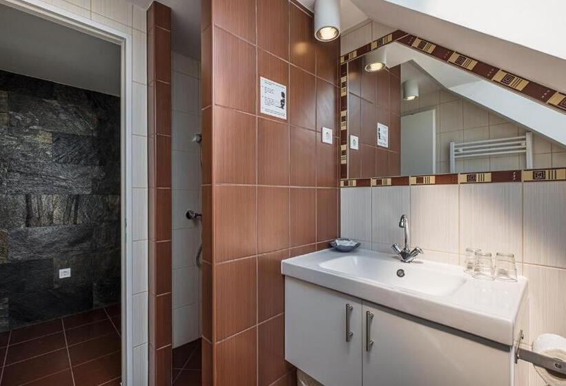 バルコニー付きスタンダードトリプルルーム, Babi Guesthouse Babi Vendégház