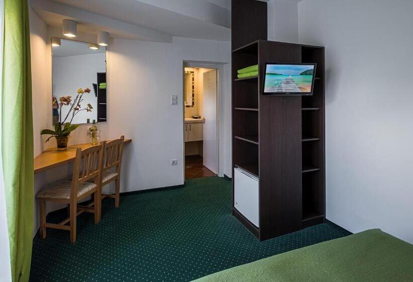 Номер Стандарт с Террасой, Babi Guesthouse   Babi Vendégház