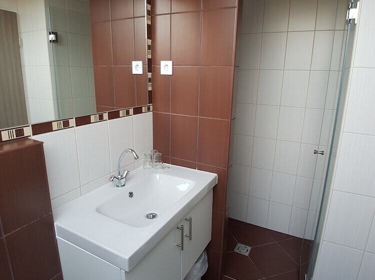 Номер Стандарт Трехместный, Babi Guesthouse   Babi Vendégház