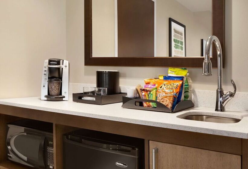 Люкс Премиум, Embassy Suites By Hilton Wilmington Riverfront