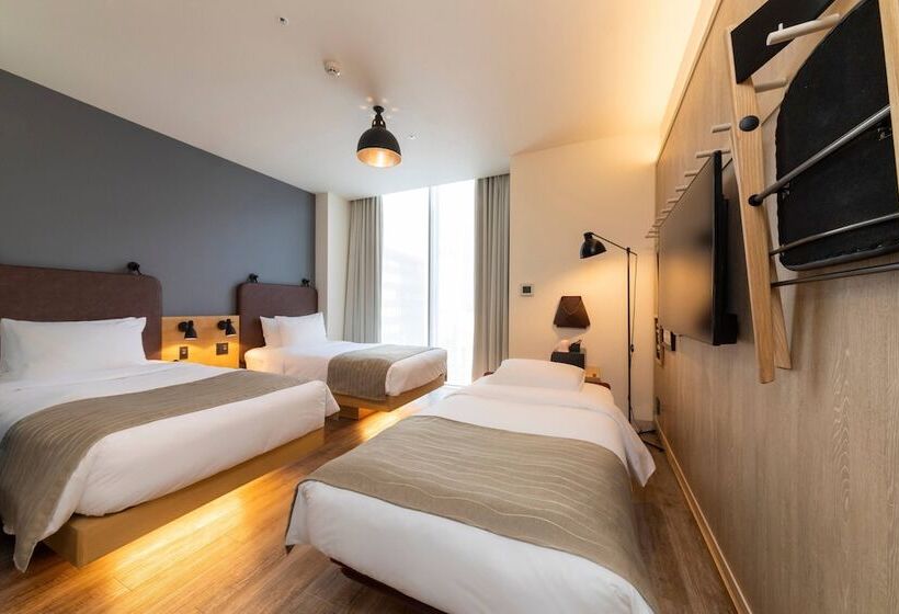 스탠다드 룸, Moxy Osaka Honmachi By Marriott