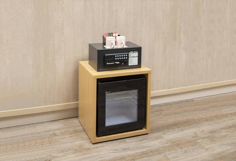 스탠다드 룸, Moxy Osaka Honmachi By Marriott