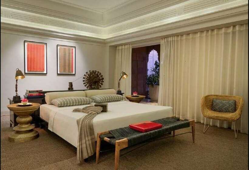 Номер Стандарт, Narendra Bhawan