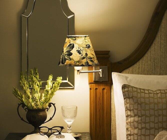 Люкс, Narendra Bhawan