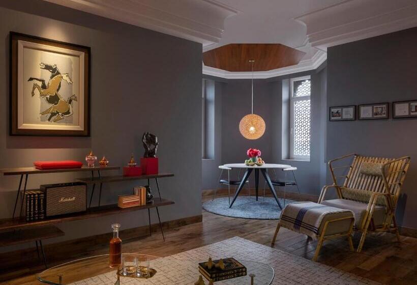 Номер Стандарт, Narendra Bhawan