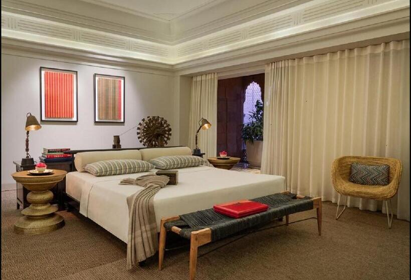 Номер Стандарт, Narendra Bhawan