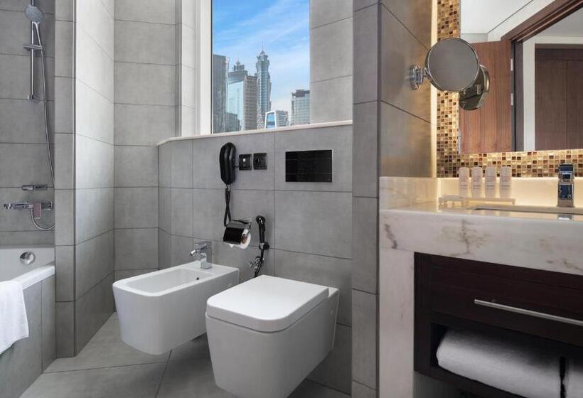 סוויטת ג'וניור, Radisson Blu Hotel, Dubai Waterfront