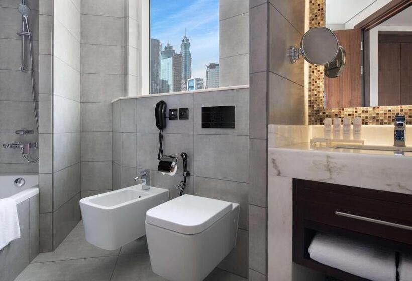 סוויטת ג'וניור, Radisson Blu Hotel, Dubai Waterfront
