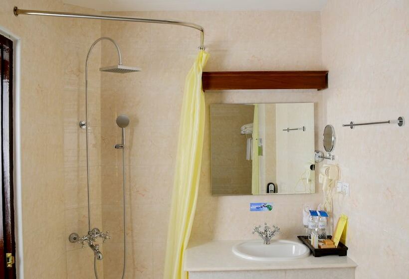 اتاق لوکس, Thousand Island Hotel Inle