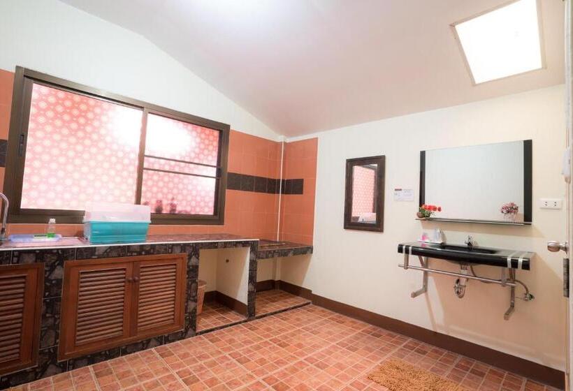 패밀리 방갈로, Gita's House