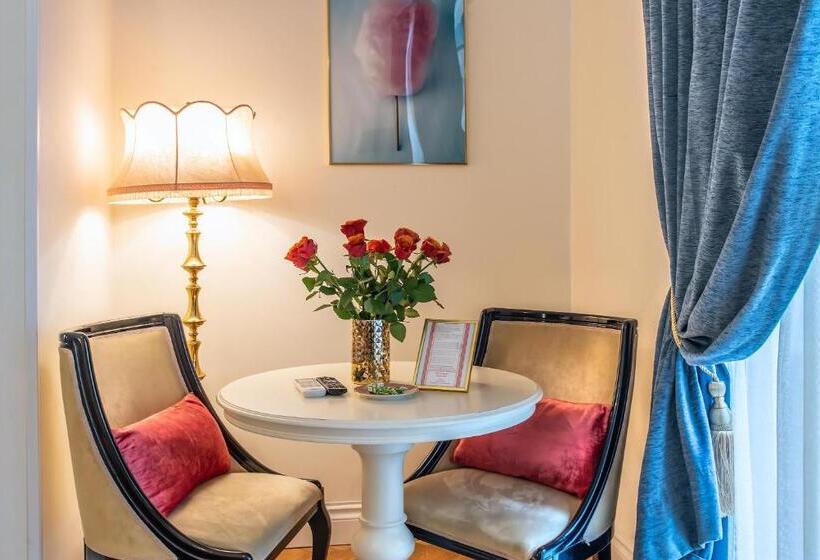 سوییت جونیور, Ingrami Suites And Spa