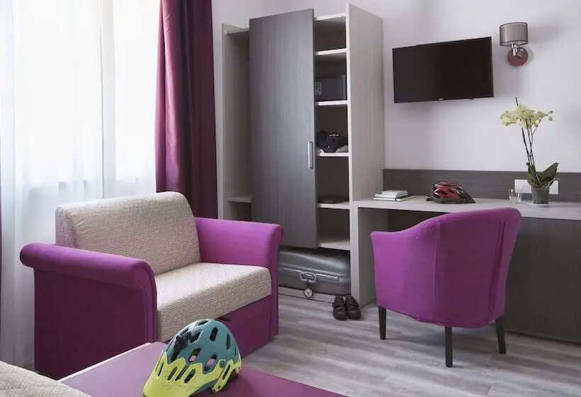 Standard Kolmen Hengen Huone, Alma Living