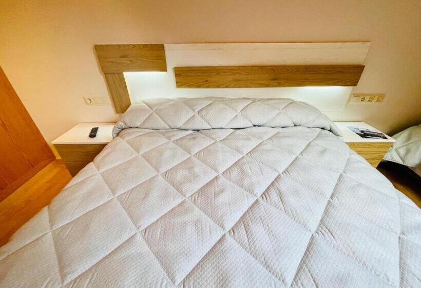 Номер Стандарт Трехместный, Arturo