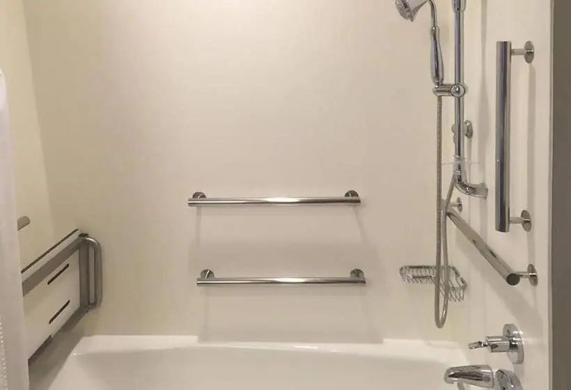 キングサイズベッドのスイートルーム, Courtyard By Marriott Westbury Long Island