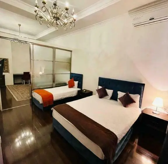 سوییت خانوادگی, Dondar Hotel Formula 1 View