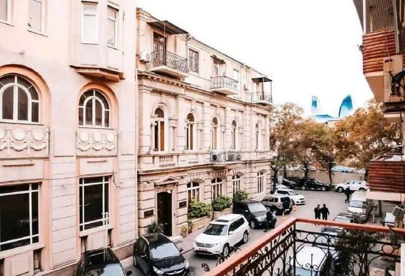 سوییت خانوادگی, Dondar Hotel Formula 1 View