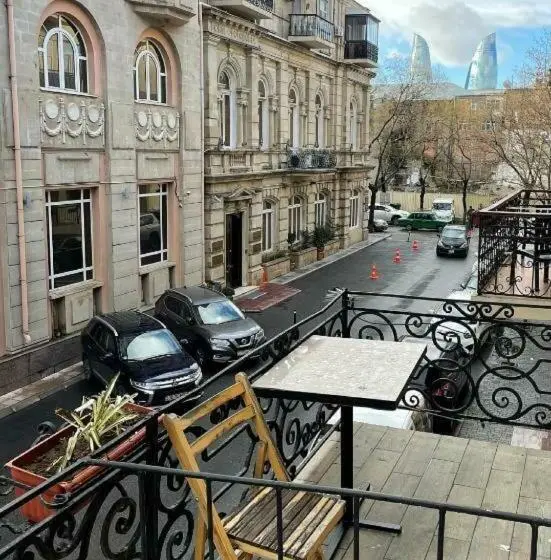 سوییت خانوادگی, Dondar Hotel Formula 1 View