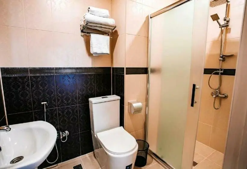 سوییت خانوادگی, Dondar Hotel Formula 1 View