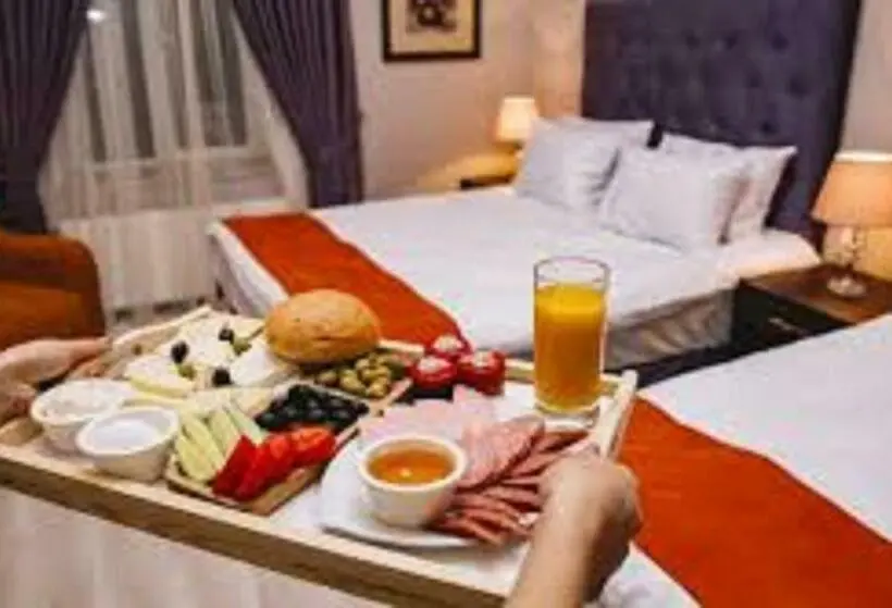 سوییت خانوادگی, Dondar Hotel Formula 1 View