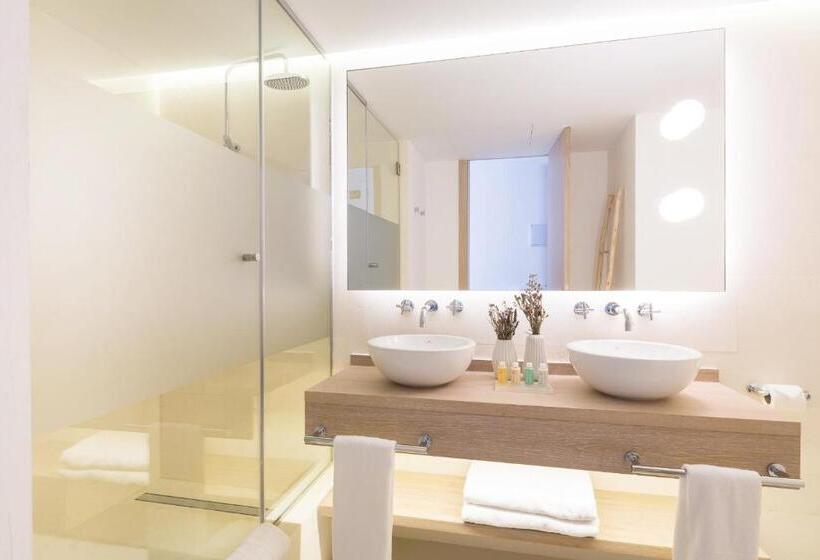 标准工作室, Gatzara Suites Santa Gertrudis